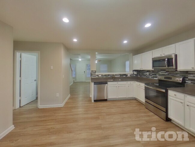 Photo - 238 Waterlemon Way