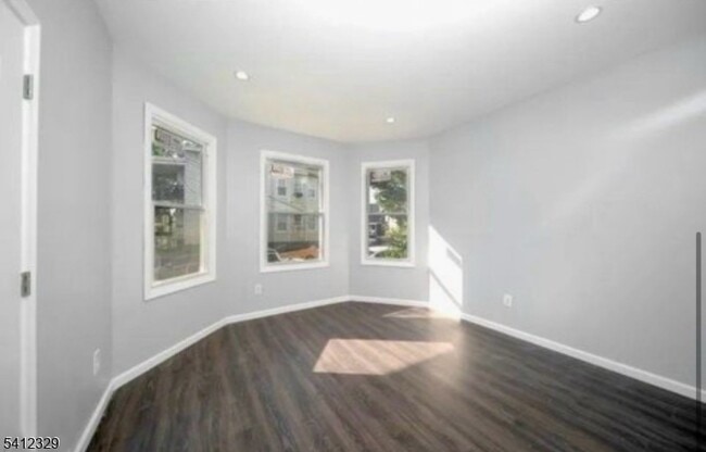 Photo - 209 N 4th St