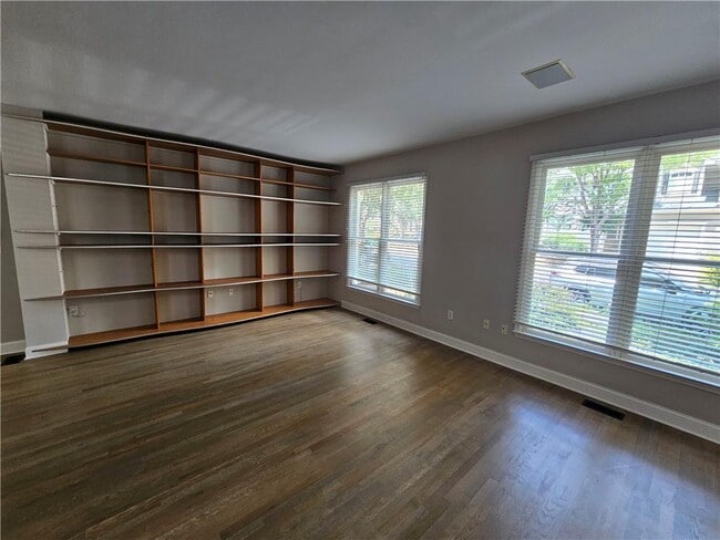 Photo - 79 Hammock Pl SE