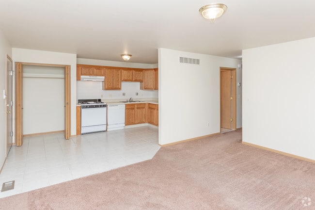 2BR, 1BA - 980 SF 2nd Floor