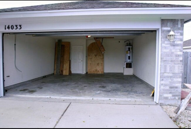 Photo - Nice home on The Island and just 1 mile from the beach, Large Master suite with dual closets