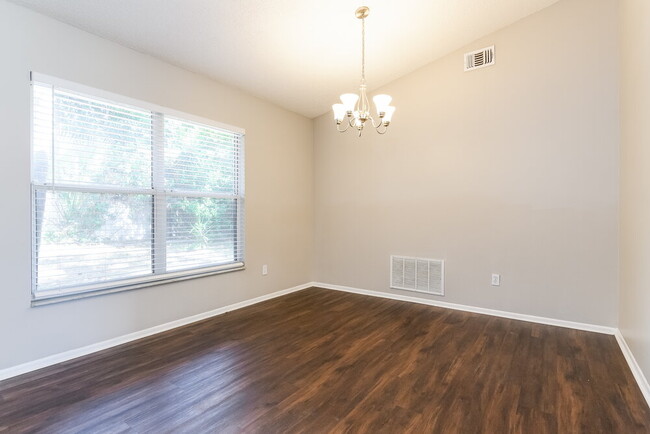 Photo - 2739 Sumba Ave