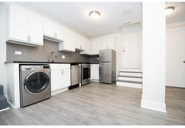 Photo - 648.5 W Roscoe St Unit GD