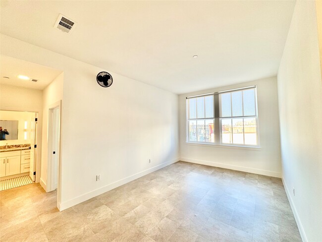 Photo - 2102 Mechanic St Unit 304