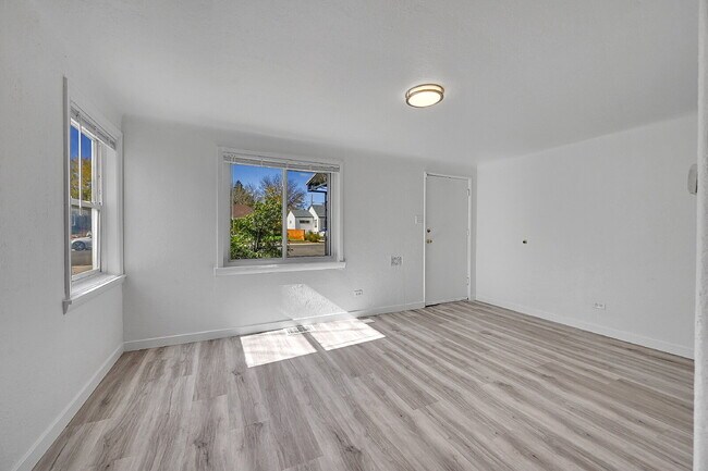 Photo - $2,450 - 3 Bed, 1 Bath Newly Updated Home ...