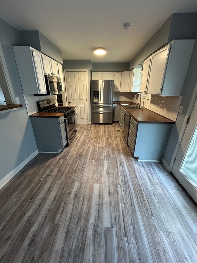 Photo - 3 Bed | 2 Bath | 2 Car Garage Home in Belton