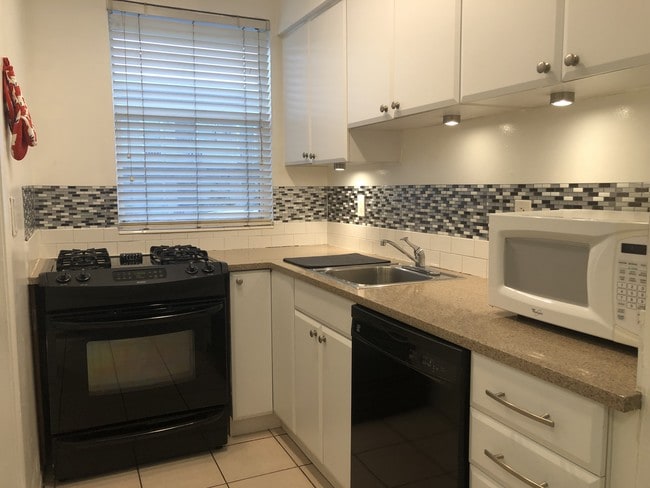 1051 Euclid Ave Unit 103
