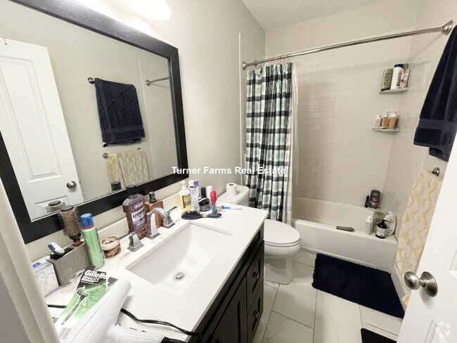 Building Photo - 685 Massachusetts Ave Unit 5 Rental