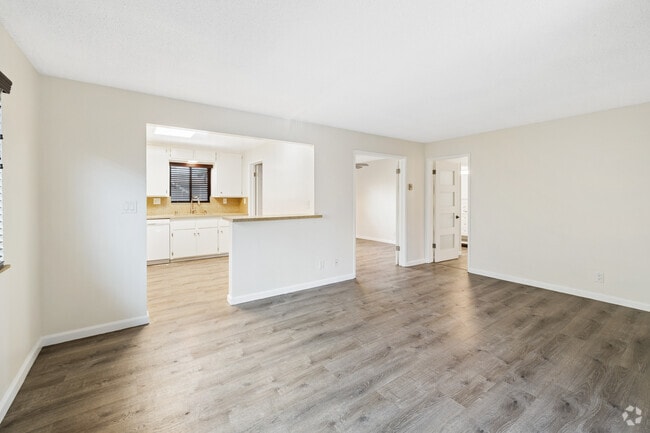 2BR, 2BA, Den - 1000SF - Living Room