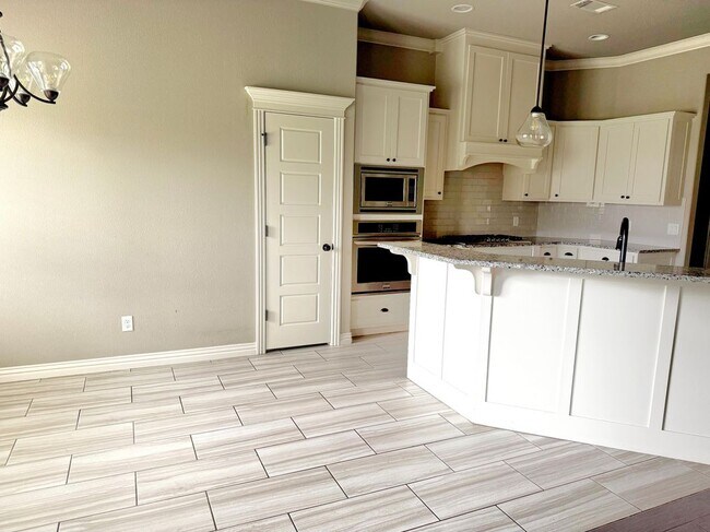 Photo - 3200 SW Satinwood Ave