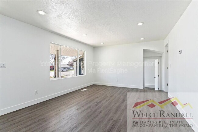 Photo - 212 W 4800 S