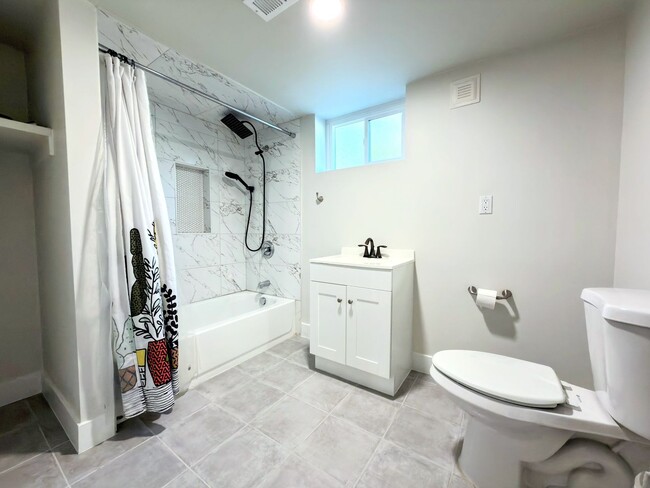 Photo - 1023 E Millbert Ave Unit 1023 Millbert Ave