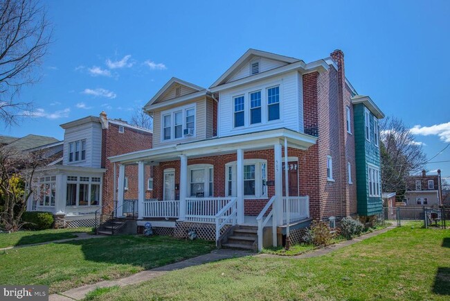 Photo - 505 E 19th St Casa
