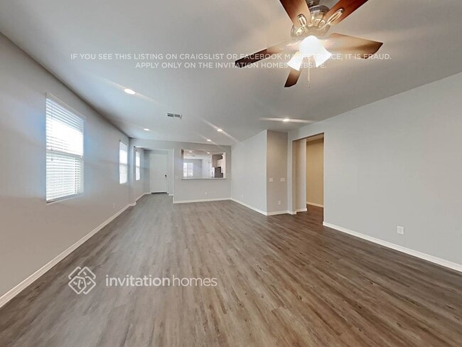 Photo - 20155 W Buchanan St
