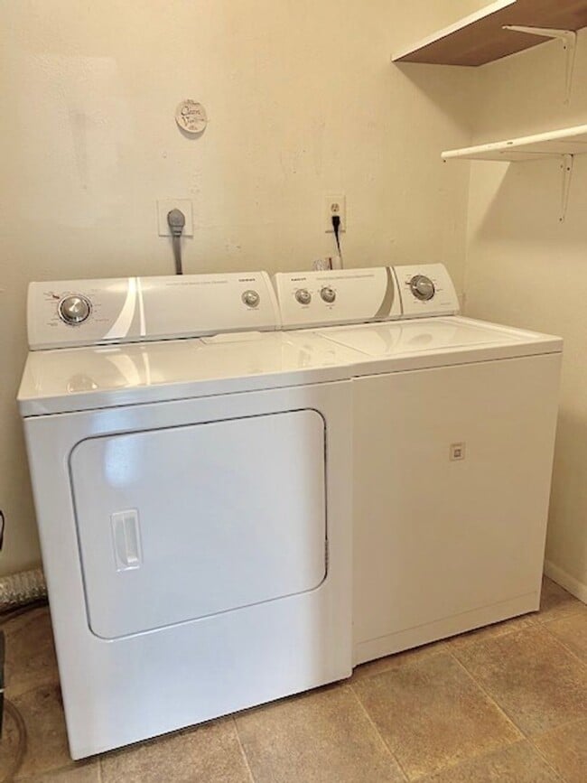 Photo - Manitou - CP Unit 560 W Boulder Street