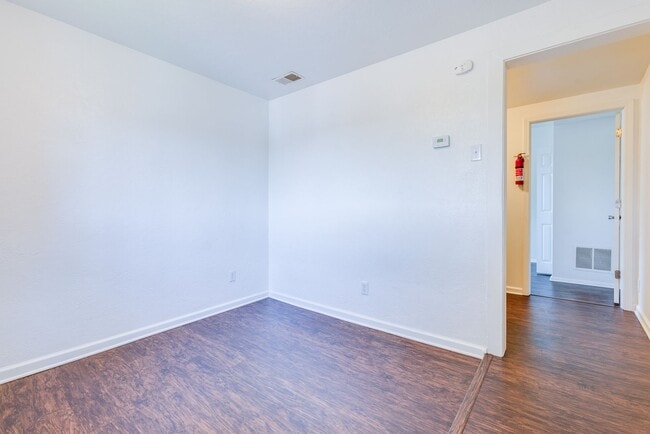 Photo - 707 Brownsville Rd Unit Upstairs Rear