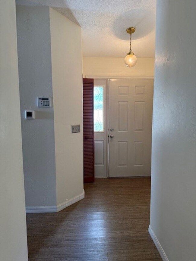Photo - 3554 Irish Ln
