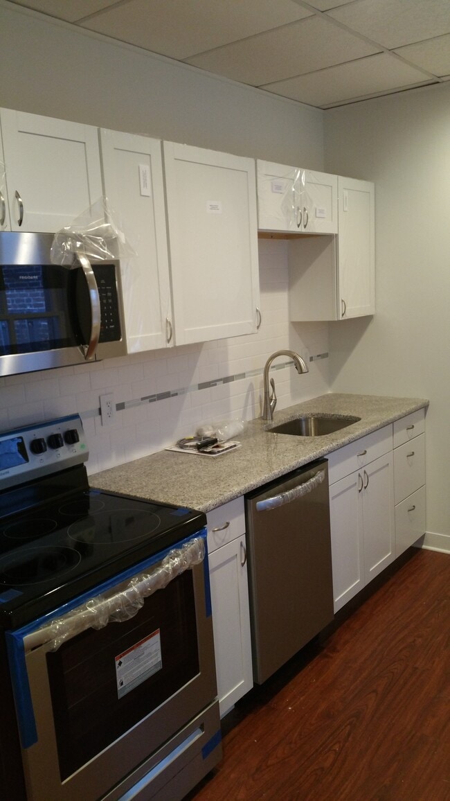 Photo - 552 Main St Unit 2nd floor R.