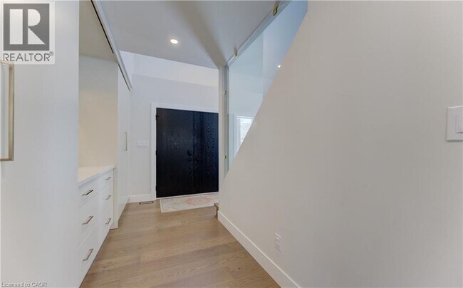 Photo - 343 Craigleith Dr