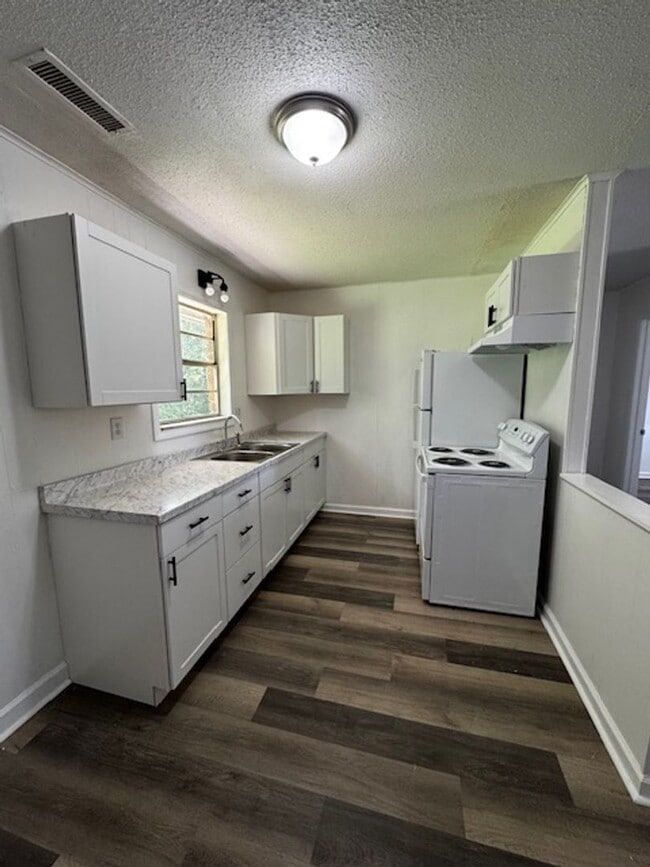 Photo - 50% OFF FIRST MONTH'S RENT!! 1 Bed 1 Bath Apartment with Water and Trash included