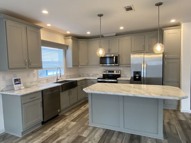 Building Photo - 102 Congress St