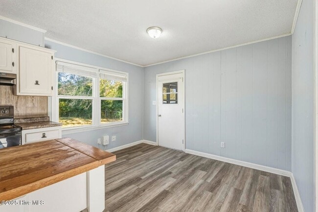 Photo - Updated 3 Bedroom Off Of Gumbranch