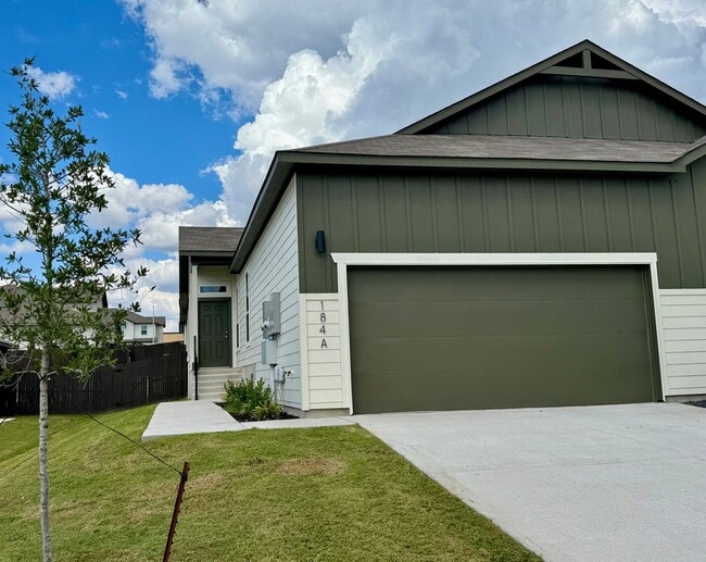 Building Photo - Stunning 3x2 Luxury Duplex in Buda, TX!