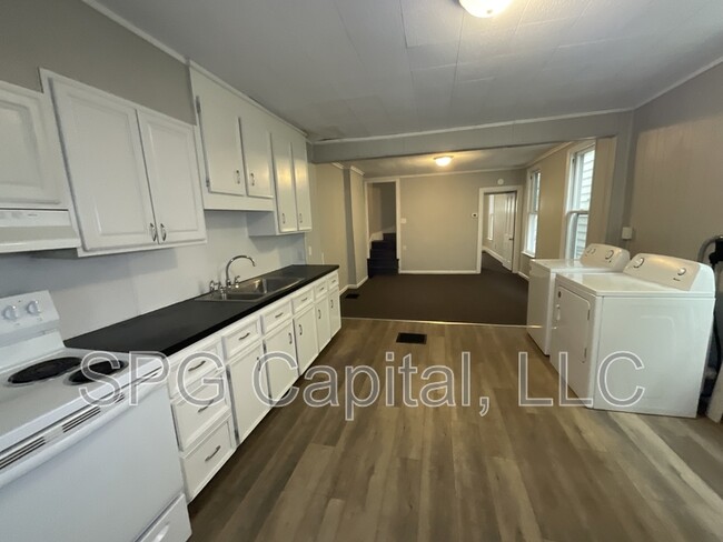 Photo - 556 S Second St