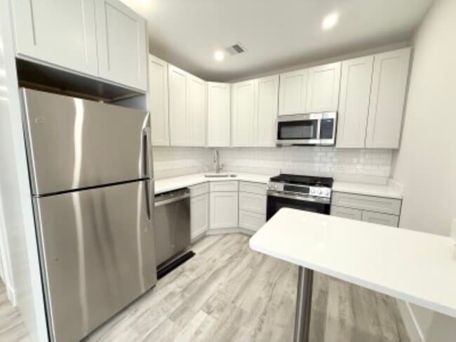 Photo - 10 Cawfield St Apartments Unit 3