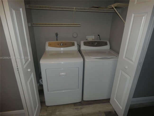 Photo - 2420 NW 33rd St Unidad 1004