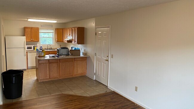 1282 N Main St Unit 3