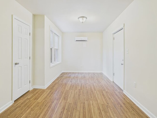 Building Photo - 2400 Barton Ave Rental