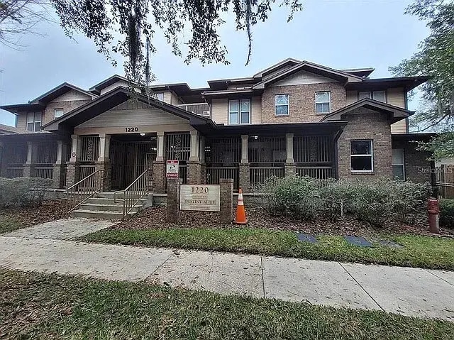 Building Photo - 1220 SW 1st Ave Unit 210