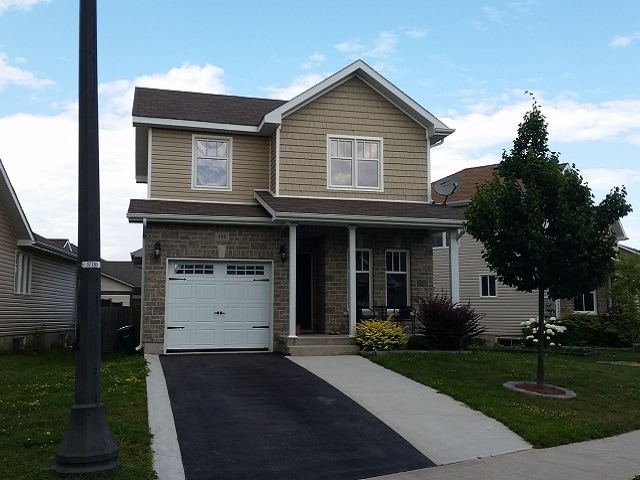 Building Photo - 496 McCallum St