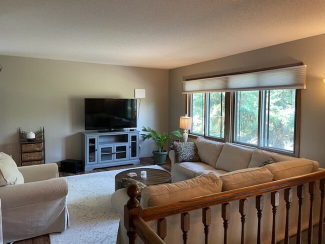 Photo - 939 Sherwood Rd