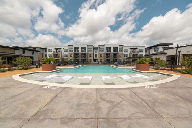 Pool - The Southerly at Terrell Apartments