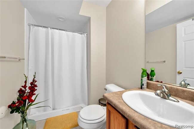 Photo - 22684 Goddard Rd