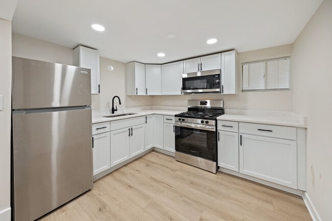 Photo - 4737 N Kildare Ave Unit G