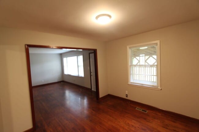 Photo - 200 Carol Dr