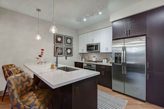 Building Photo - Roosevelt Row Rental