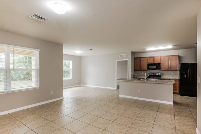 Photo - 2002 SE 12th St