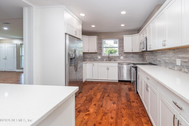 Photo - 2450 Fallen Tree Dr W