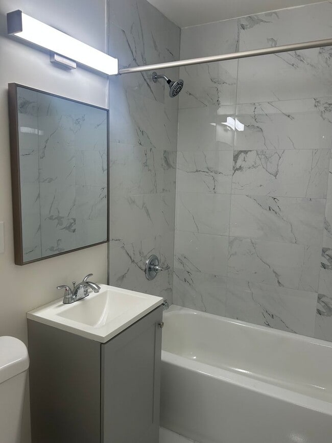 Photo - 1050-1070 Tyson Ave