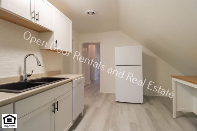 Photo - 1315 Wall St Unit 1315 1/2 Wall St