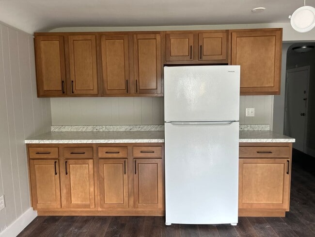 Photo - Ludlow 922-926