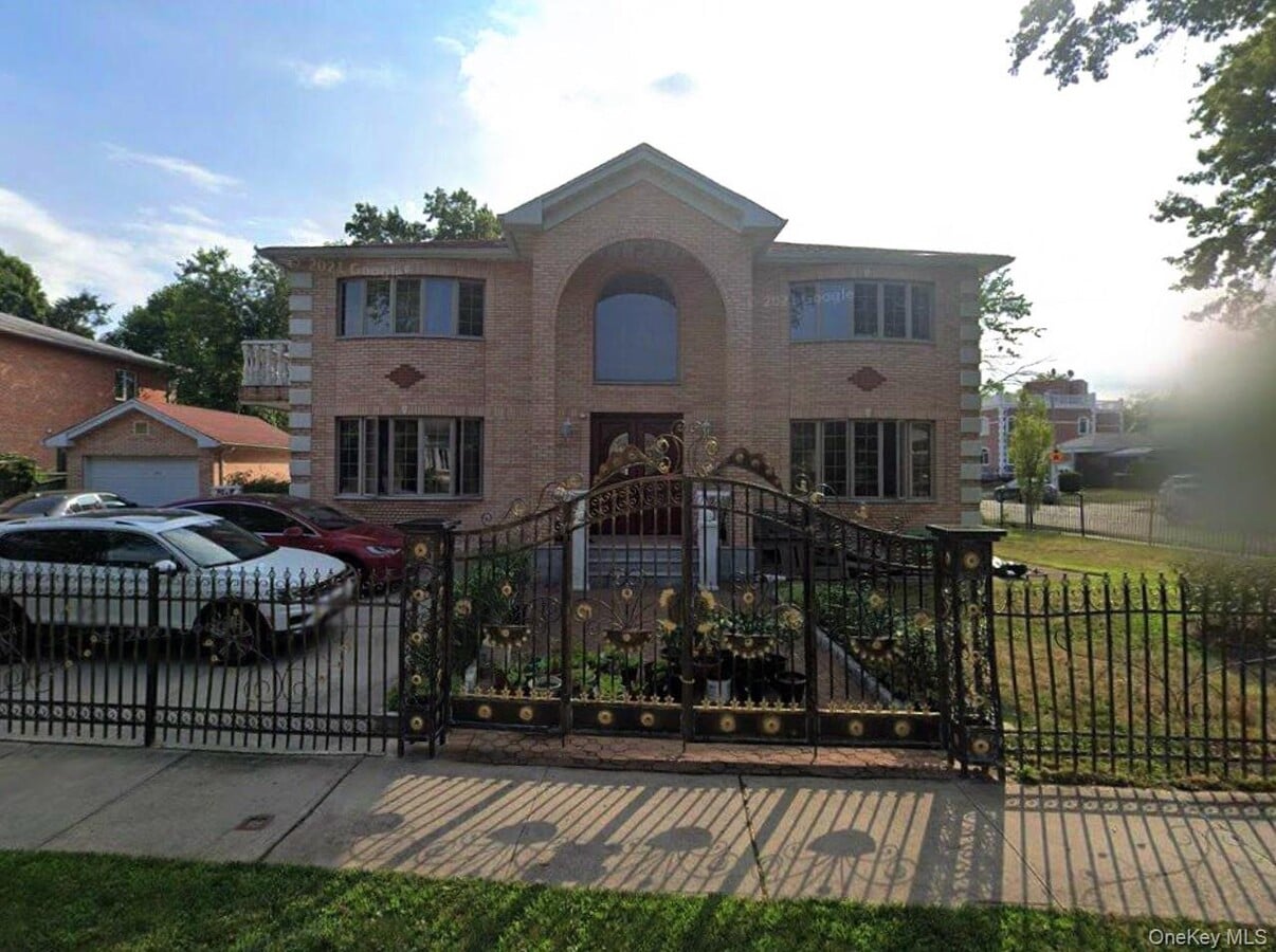 Photo - 66-06 251st St