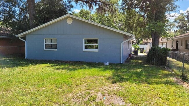 Photo - 408 N Rosland Dr House