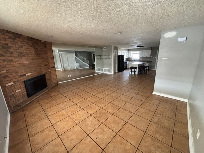 Photo - 500 W Kiowa Ave