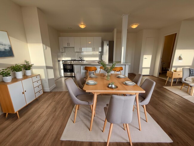 Photo - 283 Gilmour Av