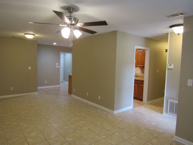 255 Garden Cir